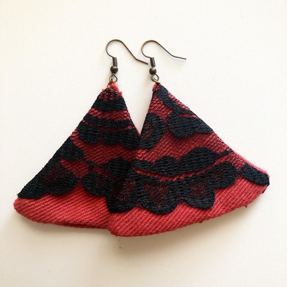 Halloween Earring Witch Hat.
